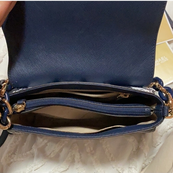 Michael kors crossbody bag - Picture 7 of 7